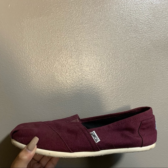 Toms Shoes Burgandy - Picture 4 of 9